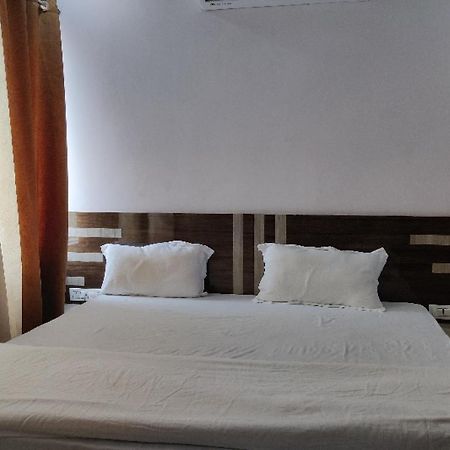 Oyo Hotel Laksh Kurukshetra Exterior photo