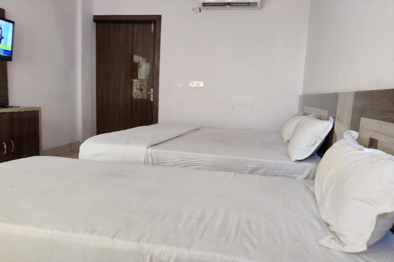 Oyo Hotel Laksh Kurukshetra Exterior photo